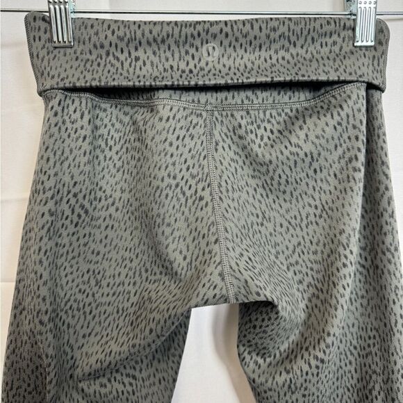 Lululemon Wunder Under Crop Grey - Picture 6 of 8